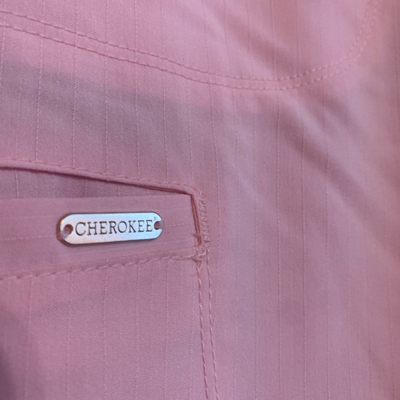 Women’s LRG Petite scrub pants - Picture 3 of 5